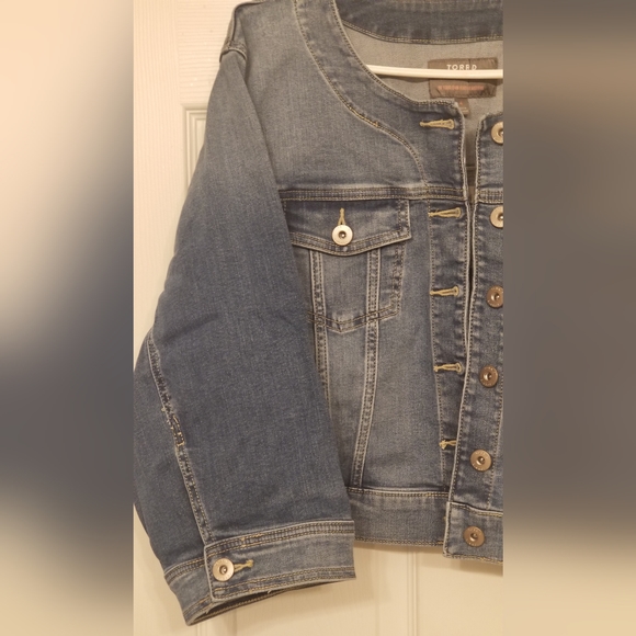 Sz 4 Torrid Collarless Crop Denim - Picture 12 of 12